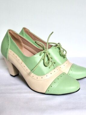 Lulu Hun London Elizabeth Retro Mint Green Cream Lace Up Heels Women's Size 8.5